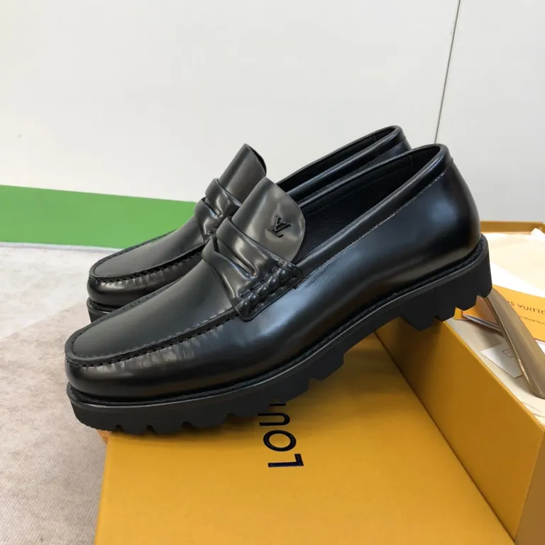 Louis Vuitton Shoe 